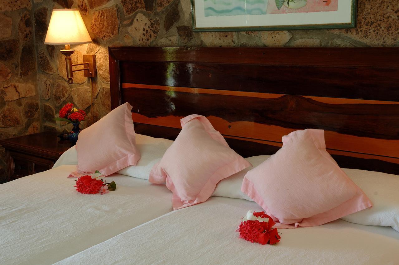 Frangipani Hotel Port Elizabeth ภายนอก รูปภาพ
